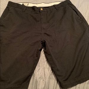 Men’s Volcom Black shorts
Size 38
Gently worn